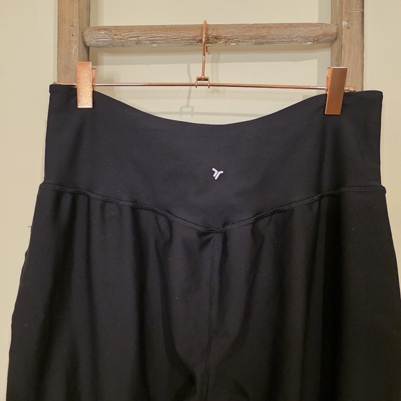 ⭐️40% Off⭐️ Old Navy Go Dry High Rise Jogger in Black Jack - Picture 9 of 12